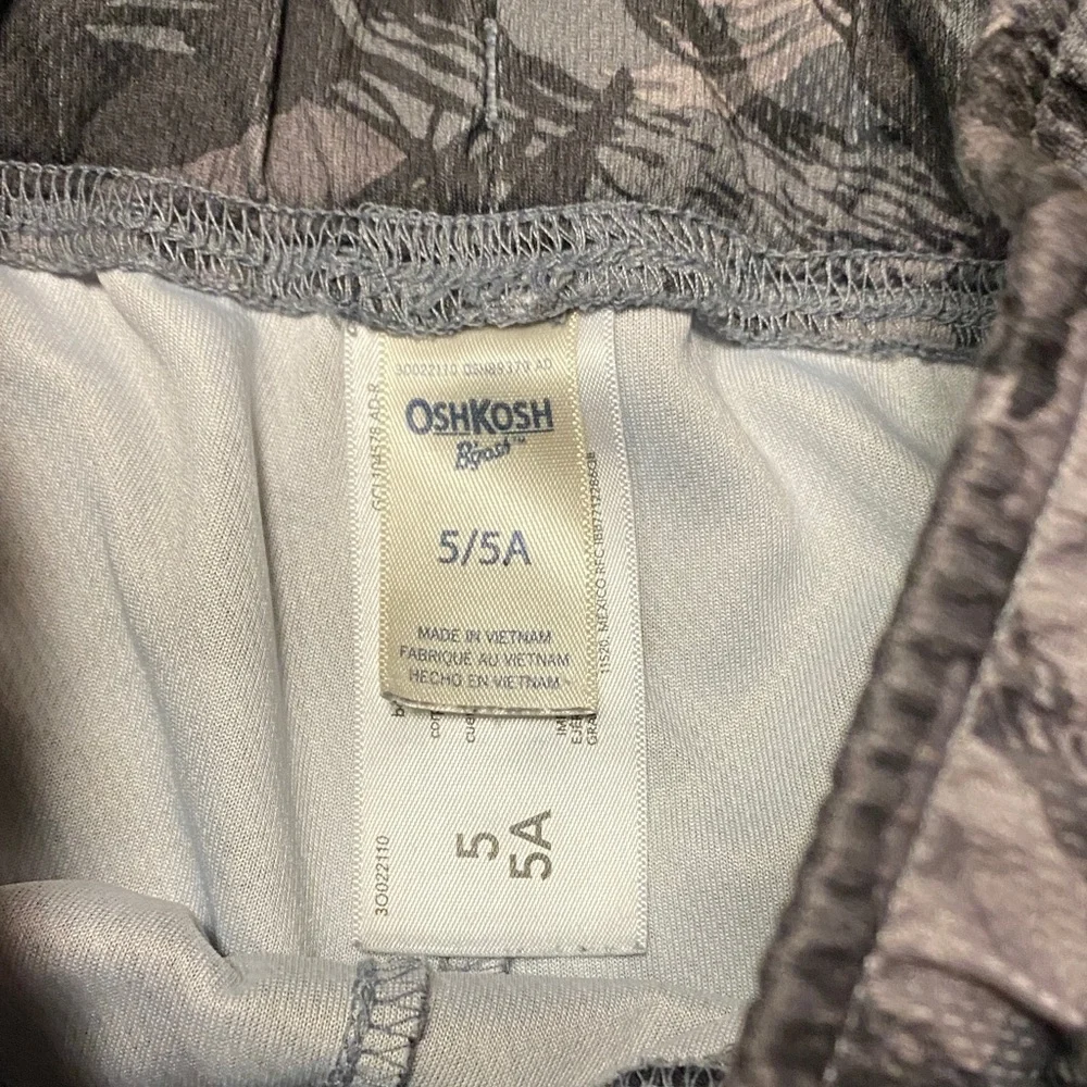 OshKosh B'gosh Gray Camouflage Size 5/5A Joggers Comfy Kids